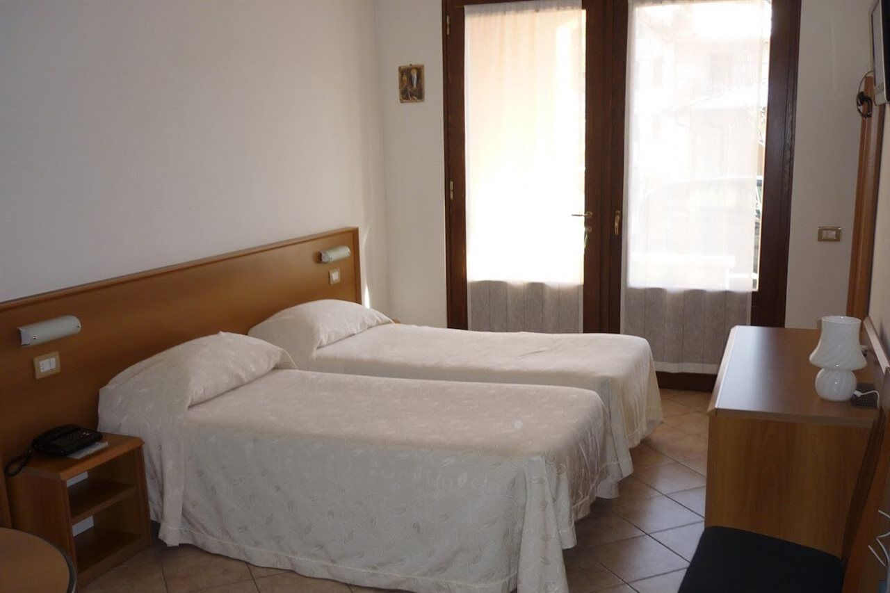 Hotel Breglia Lake Como Екстериор снимка